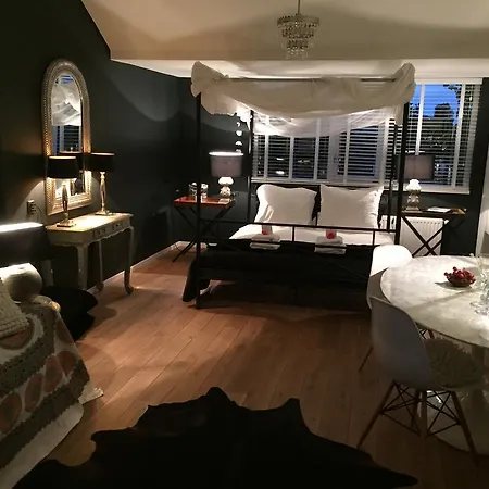 @ Sabri Homes B&B 나르덴